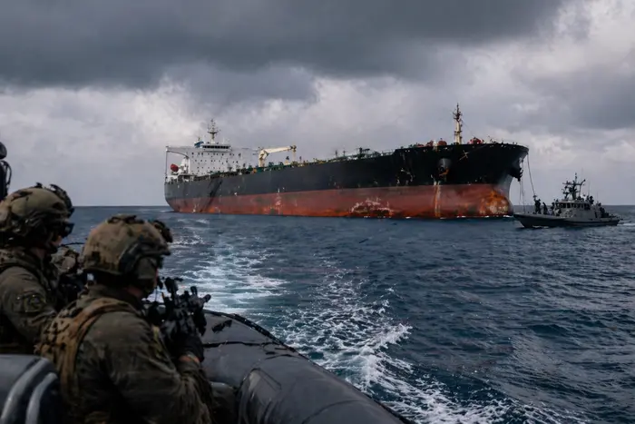 Військові США на човнах перехоплюють танкер M/V Sevan тіньового флоту в Аравійському морі