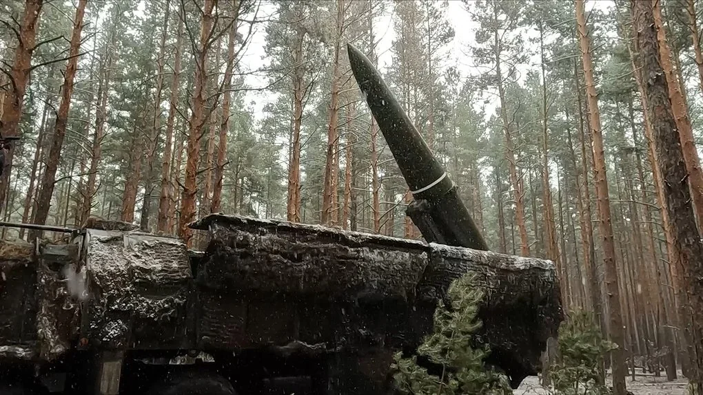 Ракета «Іскандер» на складі ССО у лісі поблизу Овражок у Криму