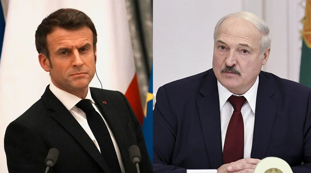 Емманюель Макрон та Олександр Лукашенко на тлі прапорів Франції та Білорусі