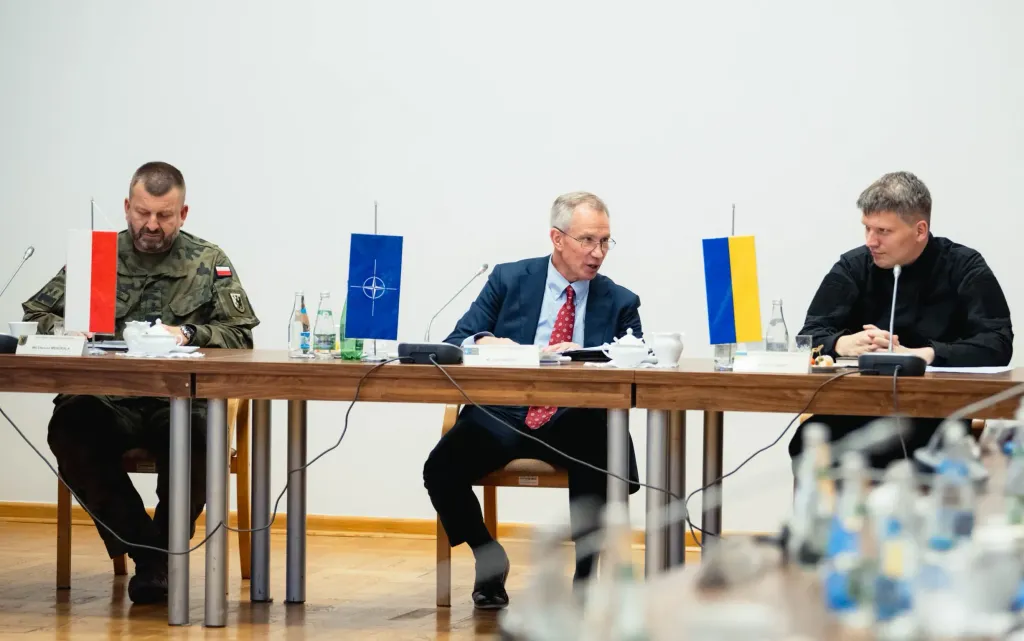 Зустріч представників НАТО та України щодо плану допомоги 0,25% ВВП на зброю