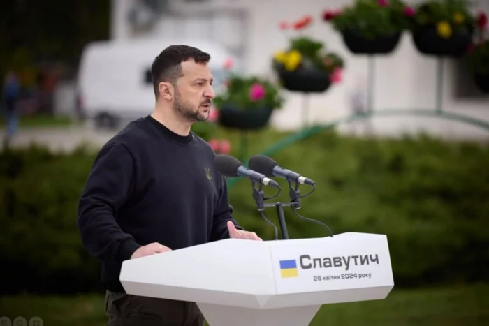 Президент Зеленський виступає у Славутичі щодо посилення захисту кордону