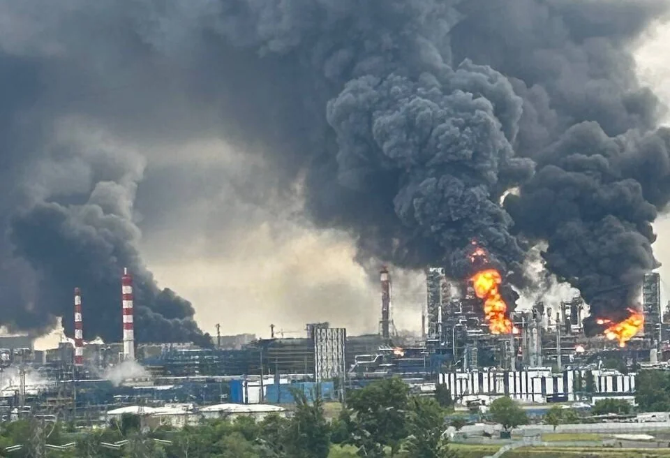Газова компресорна станція в Криму після удару з великим задимленням