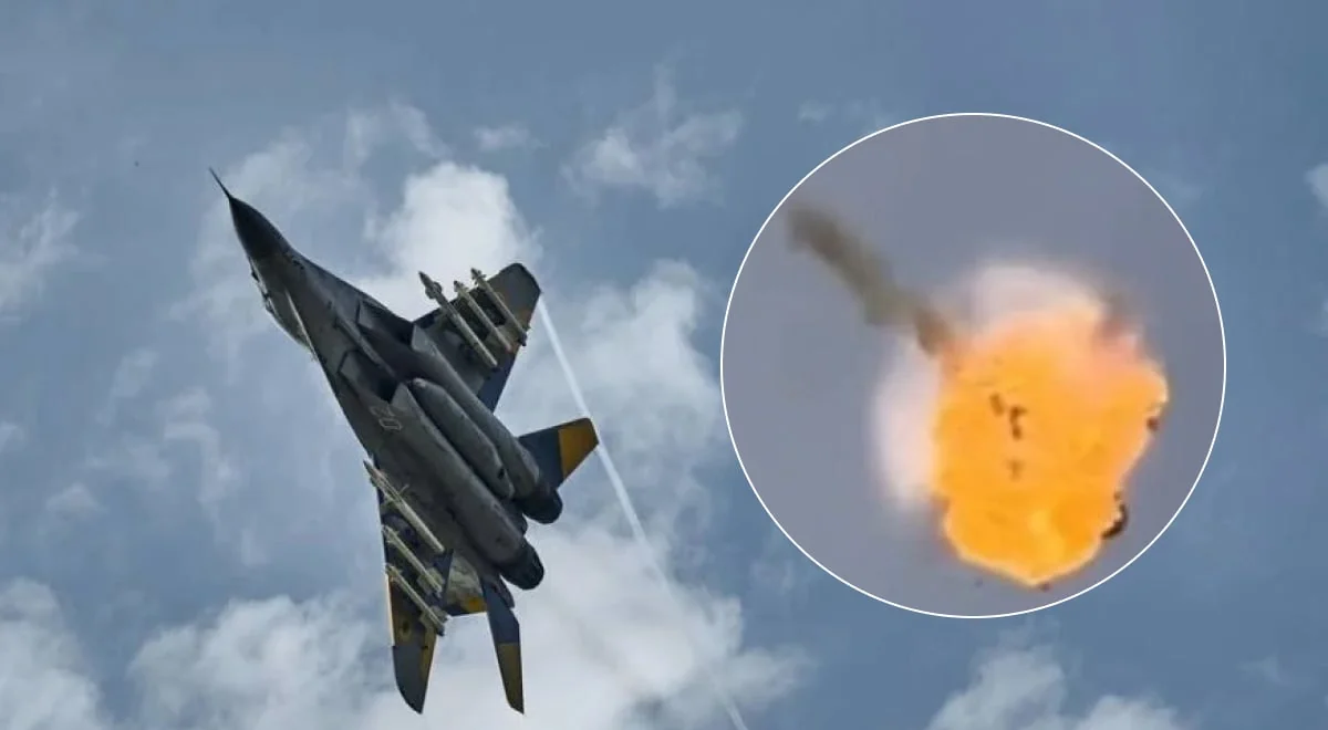 МіГ-29 у небі з вибухом після втрати літака вночі