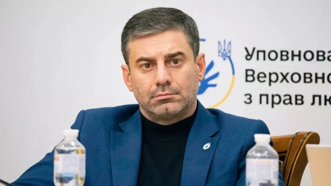 Омбудсмен выявил нарушения в ТЦК Тернополя: удерживали инвалидов Уполномоченный Дмитрий Лубинец во время проверки нарушений в ТЦК Тернополя