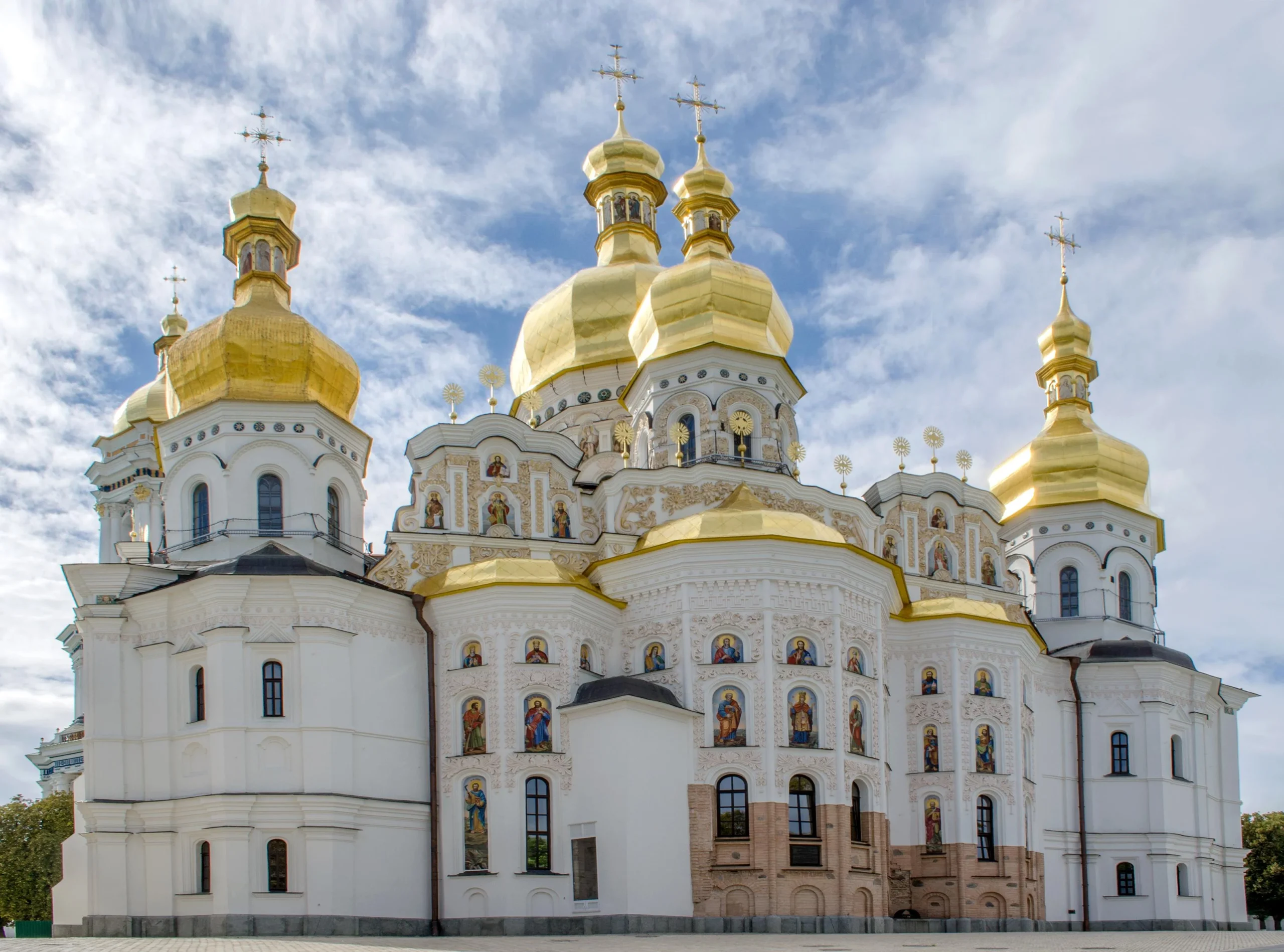 Успенський собор Лаври з золотими куполами — символ Києва