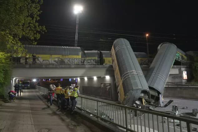 Вантажний потяг зійшов з рейок на мосту в Мюнхені вночі