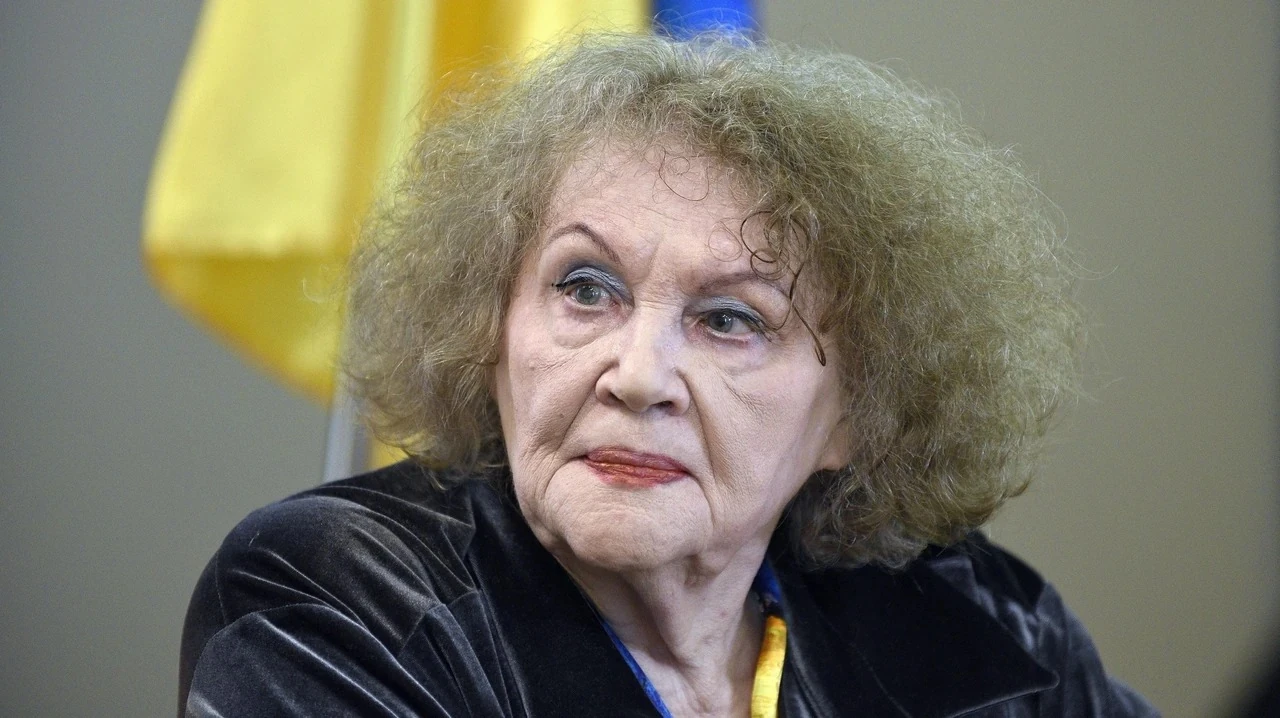 Скільки років Ліні Костенко у 2026 році: повна біографія легендарної поетеси